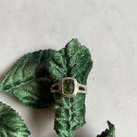 Bask | Silver Faceted Peridot Ring | 7 - Picture 9 of 14